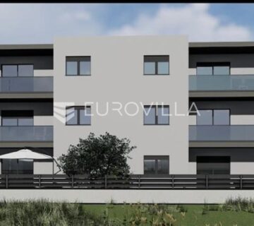 Kaštel Stari,  trosoban stan u prizemlju novogradnje - cover