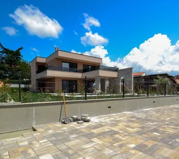 POREČ-MODERNA VILA SA BAZENOM NA PRODAJI (prodaja) - cover