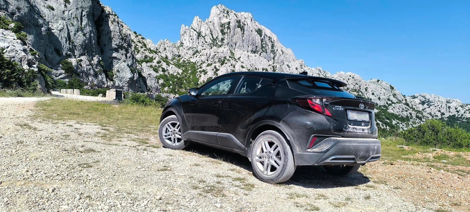 Prodaje se Toyota CH-R 2.0 Hybrid, 2022., Business paket - cover