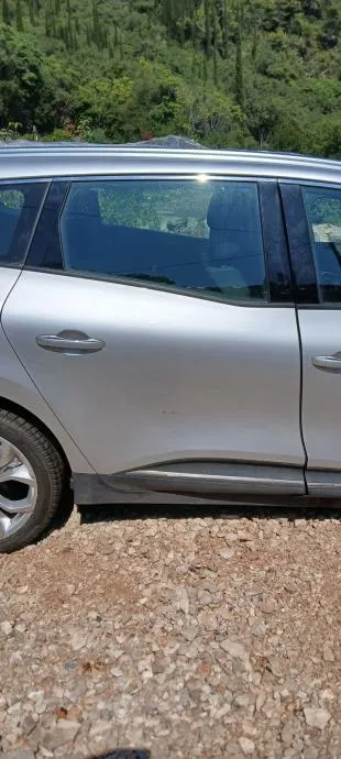 RENAULT GRAND SCENIC 4 2021 ZADNJA DESNA VRATA - cover