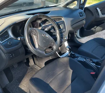 Kia ceed 1.6 crdi - cover