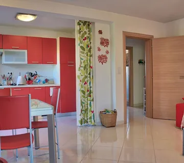 Prodaja, Stan 65m2 s prostranim vrtom u okolici Poreča (SO-370) - cover