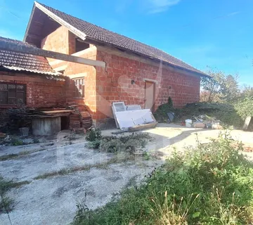 Eksluzivno Prostrana Kuća Za Adaptaciju Na Top Lokaciji - Bjelovar