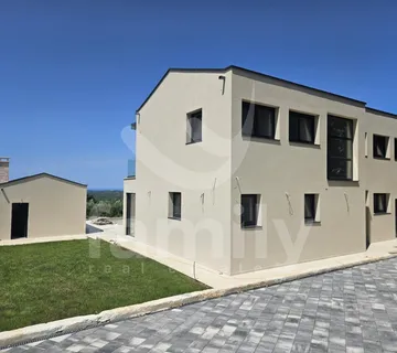 Prelijepa Vila Sa Pogledom Na Prirodu I More - Sveti Lovreč Pazenatički