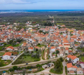 PROSTRANO ZEMLJIŠTE ZA IZGRADNJU VILA POVRŠINE 35 500 m2 NA PREDIVNOJ LOKACIJI - Galižana, Vodnjan