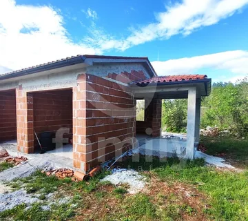 Samostojeća Prizemnica - Roh Bau Na Mirnoj Lokaciji - Svetvinčenat