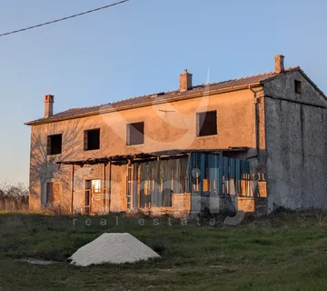 Atraktivne Kamene Kuće Na Jedinstvenoj Mirnoj Lokaciji - Barban