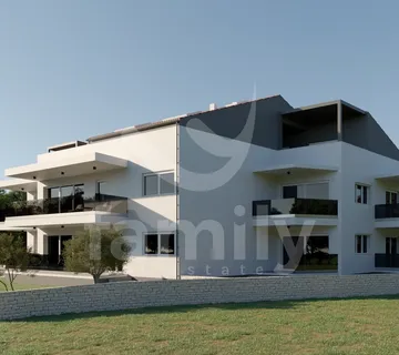 LUKSUZAN PRIZEMNI STAN 200 m OD PLAŽE - Rovinj