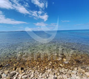 Atraktivno Poljoprivredno Zemljište Na Ulazu U More - Peroj, Vodnjan