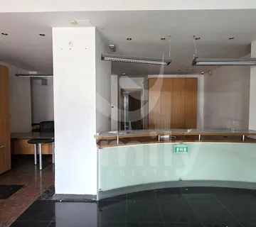 Poslovni Prostor Na Frekventnoj Lokaciji U Centru Požege - Požega