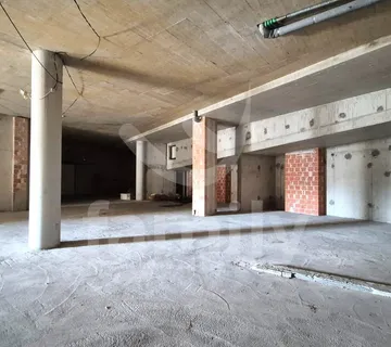 Prodaja Prostranog Poslovnog Prostora U Blizini Centra Pule - Pula