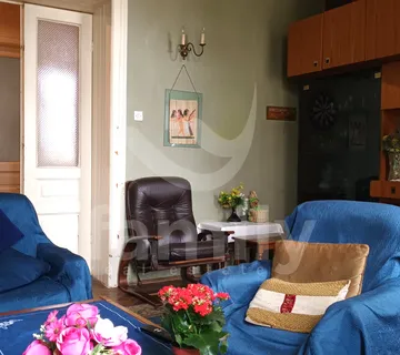 Prostran Stan Sa Vrtom Za Adaptaciju U Srcu Pule - Medulin