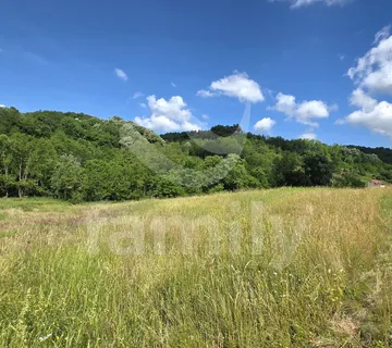 Prostrano Zemljište Na Granici Građevinskog Područja - Požega