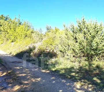 Ekskluzivno Poljoprivredno Zemljište Na Mirnoj Lokaciji - Rovinj
