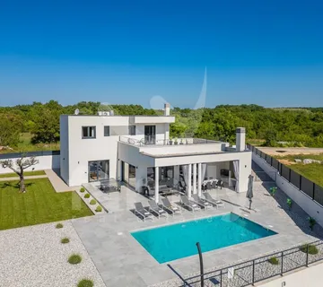 Prodaja Kvalitetna Moderna Vila Na Kraju Naselja - Svetvinčenat