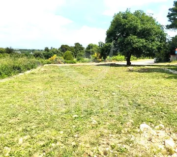 Građevinsko Zemljište U Ližnjanu Sa Ishodovanom Građevinskom Dozvolom