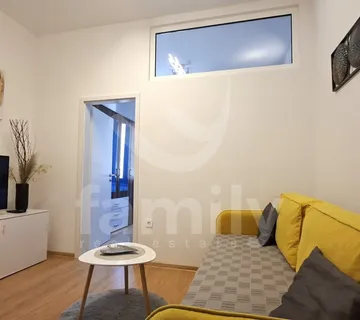 U Prodaji Šarmantan Stan U Srcu Grada - Medulin