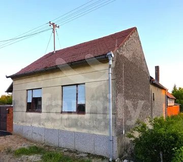Prodaja Kuće S Pomoćnim Objektima Te Dva Jutra Zemlje U Lađevcu - Lađevac, Okučani