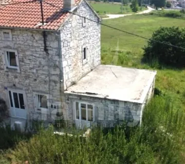 Prodaja Kamene Kuće Za Renovaciju Sa Izrađenim Projektom - Barban