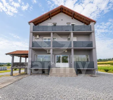 Investicijska Prilika - Prenoćište U Blizini Papuk - Radovanci, Velika