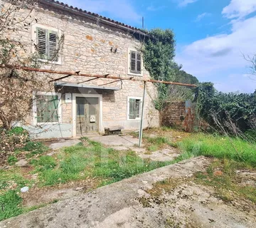 Prodaja Kamene Kuće Sa Prostranom Okućnicom Blizu Mora - Fažana