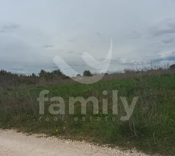 Poljoprivredno Zemljište Na Mirnoj Lokaciji - Peroj, Vodnjan