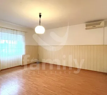 Samostojeća Kuća Na Atraktivnoj Lokaciji - Pula