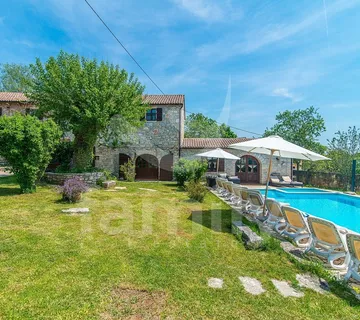 Autentična Kamena Vila U Srcu Istre - Žminj