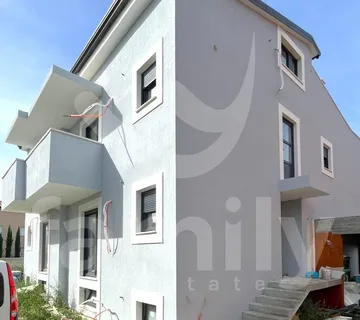 Kuća Na Odličnoj Lokaciji S Bazenom I Pogledom Na More - Peroj, Vodnjan