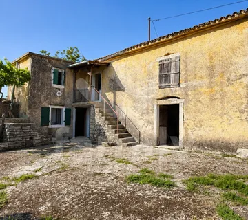 Prodaja Istarska Kamena Kuća S Vrtom Kanfanar