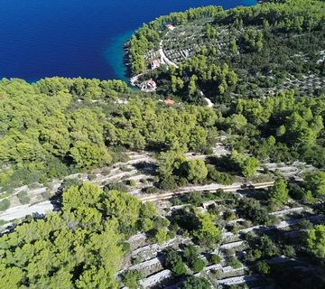 Poljoprivredno zemljište sa kamenom kućom na prodaju - Blato Korčula - cover