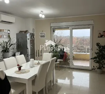 Pula, dvoetažni stan 100 m2, parking (prodaja) - cover