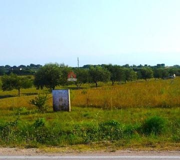 ZEMUNIK DONJI - Građevinsko zemljište 3223m2 - cover