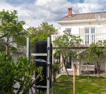 Jadranovo kuća 100 m2, kvalitetno uredjena - cover
