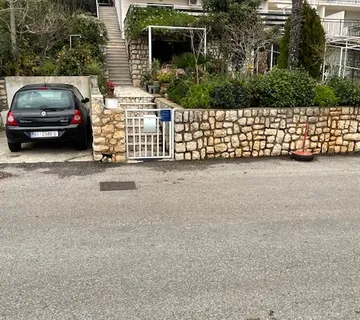 KUĆA BLIZU MORA - cover