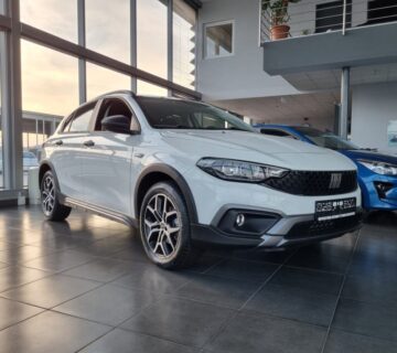 Fiat Tipo 1.6 Multijet City Cross - cover