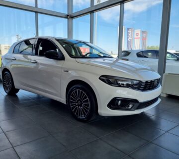 Fiat Tipo 1.6 Multijet Life - cover