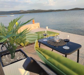 KRAPANJ, ŠIBENIK, 1.RED DO MORA, 110 M2.  - cover