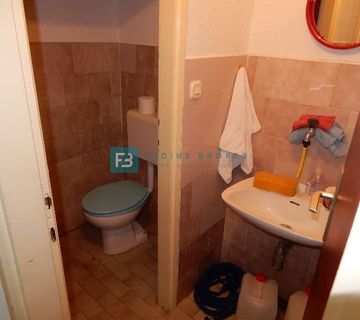 VODICE,  poslovni prostor u strogom centru grada - cover