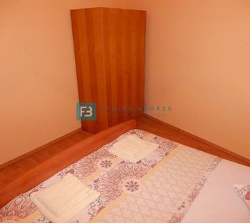 VODICE, strogi centar, 1. kat, logga, pogled na park - cover