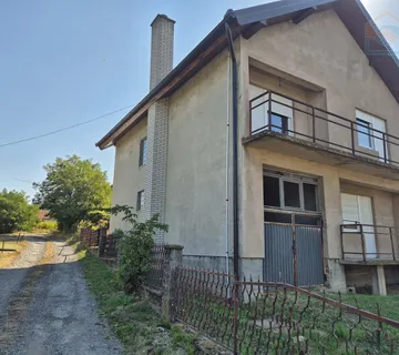 Obiteljska kuća u Belom Manastiru - cover