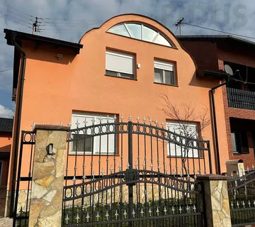 Velika kuća u Osijeku, najam/prodaja