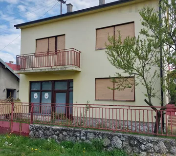 Obiteljska kuća s poslovnim prostorom - Mirkovci - cover