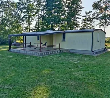 Vikendica s plantažom aronije - cover