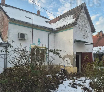 Dvorišni stan - Donji grad - cover