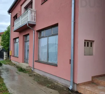 Stambeno poslovna zgrada - Uglješ - cover