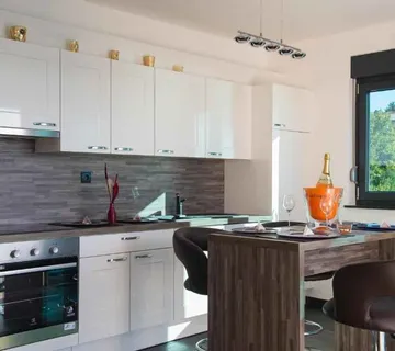 Apartmani Design Beach Resort - cover