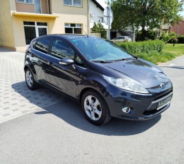 Ford Fiesta 1,4 16V,BENZIN PLIN,2010god.,KLIMA,TITANIUM,NA IME KUPCA.. - cover