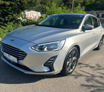 Ford Focus 1,0 Ecoboost 9800km - cover