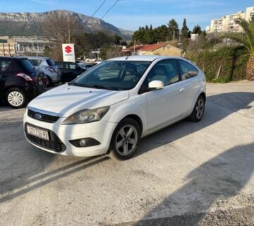 Ford Focus 1,6 - cover